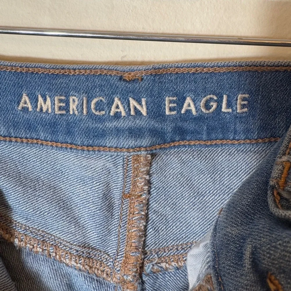 American Eagle Highest Rise Boyfriend Denim Shorts‎ Distressed Size 2